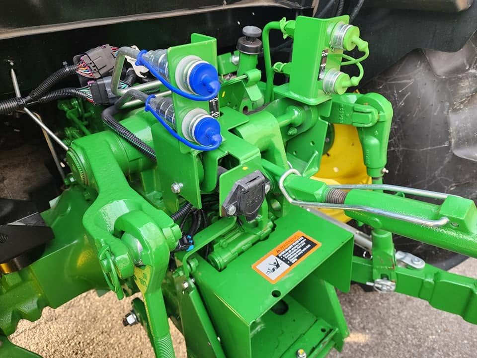 2021 John Deere 5065E Utility Cab photo 16